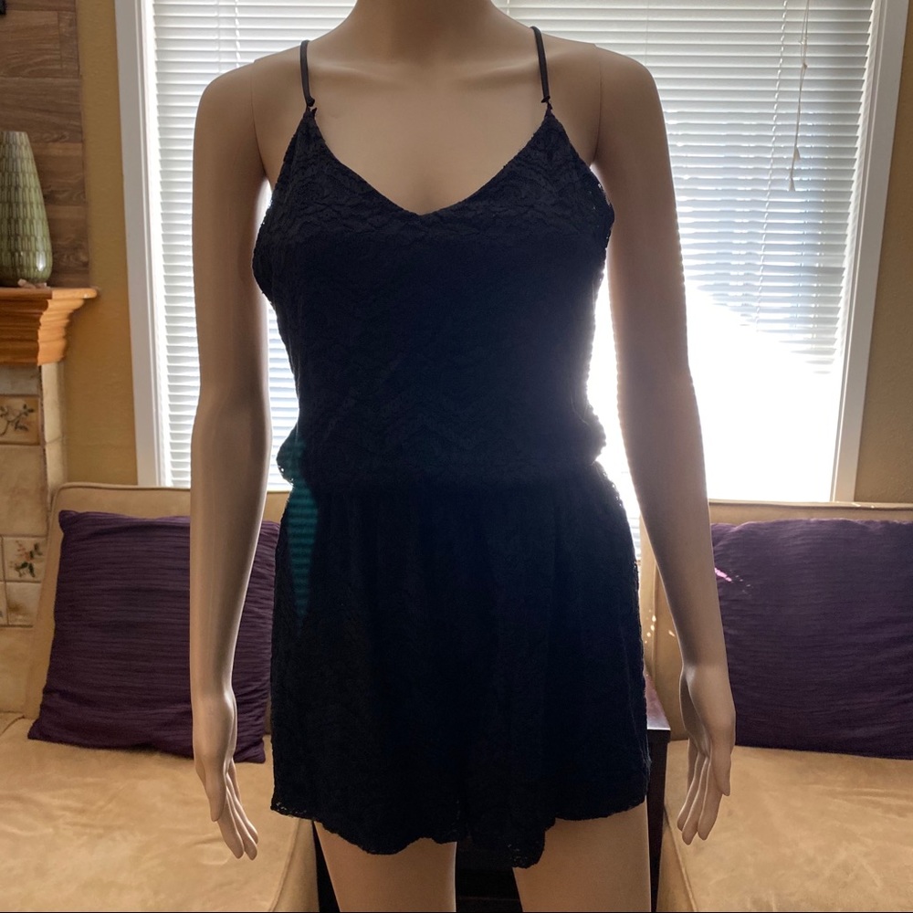 LULU’s/Honey Punch laced cross-back romper size S